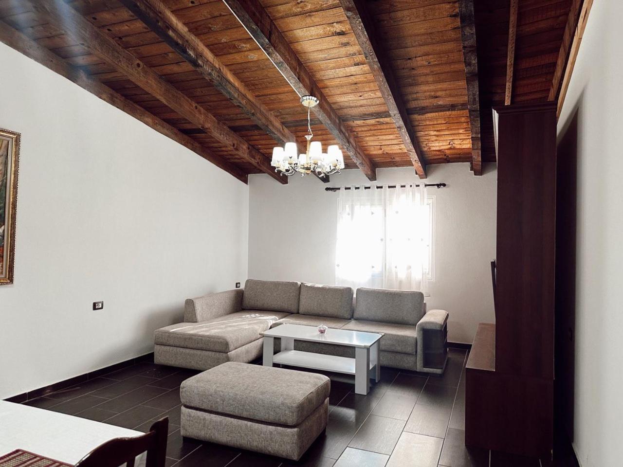 Oa'S Beach Apartment Vlorë Esterno foto